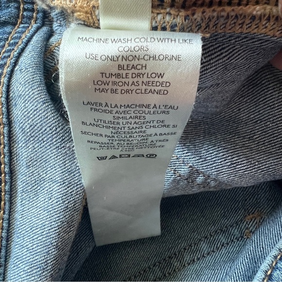 PILCRO Slim Boyfriend Crop Jeans Leopard Side Stripe Distressed Size 31P - Picture 13 of 14